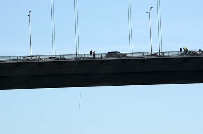 Köprüdeki İntiharda 'Atla' Dediği İddia Edilen Kişilerin Polise Verdiği İfade: 'Boşboğazlık Ettik'