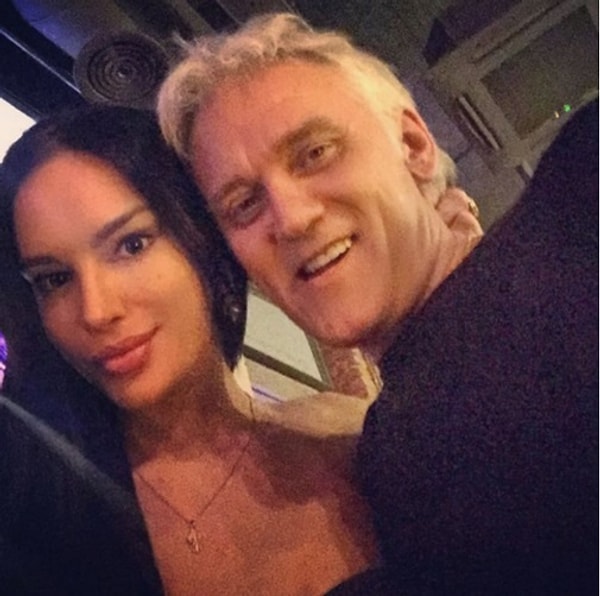 1. Это событие стало достоянием общественности, когда пара появилась на юбилее резидента Comedy Club Гарика Харламова. Голубки ворковали и делали милые совместные селфи.