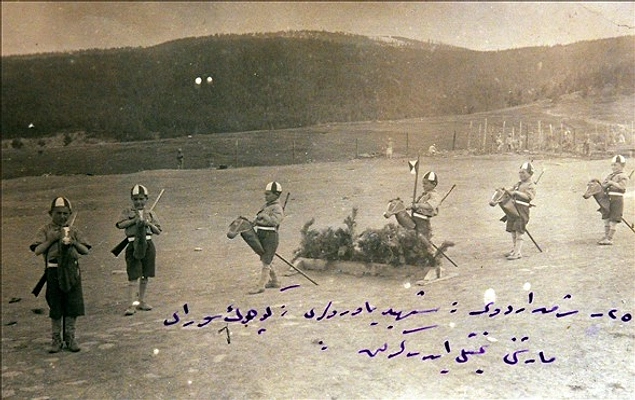 Doğu Cephesi'ne geldiği ilk günden itibaren çalışmalara başladı.