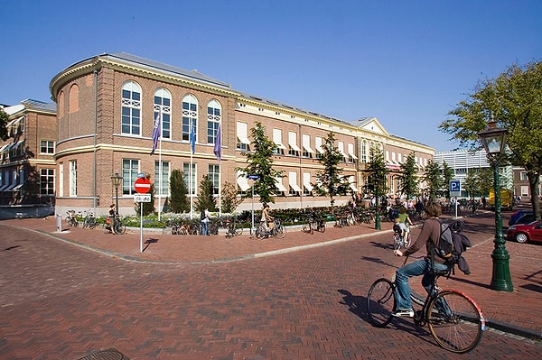 7. Лейденский университет - Голландия