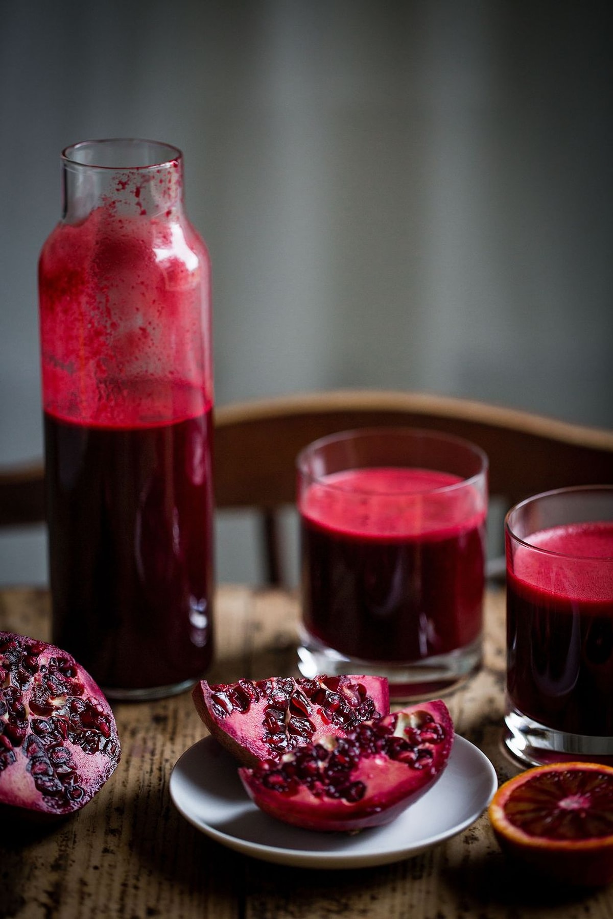 Свежевыжатый гранатовый сок. Гранат сок. Juice Pomegranate сок. Гранатовый сок Pomegranate. Гранатовый Фреш.