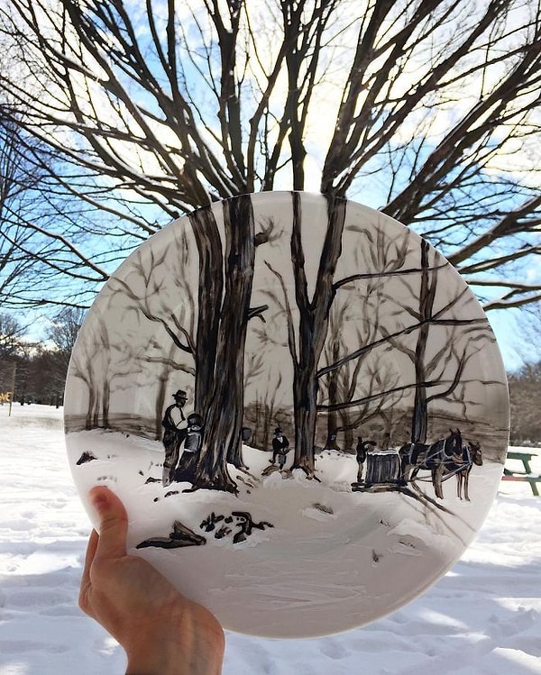 1. Создательница романтичных пейзажей на тарелках признается, что за все это время (а это целых 3 года!) она уже и сама превратилась в олицетворение своего бренда.