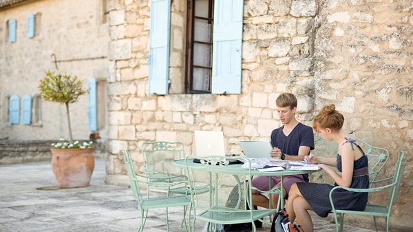 Мы решили опубликовать в этой подборке как можно меньше фото, так как, глядя на них, градус зависти начинает зашкаливать, а завидовать нехорошо :)