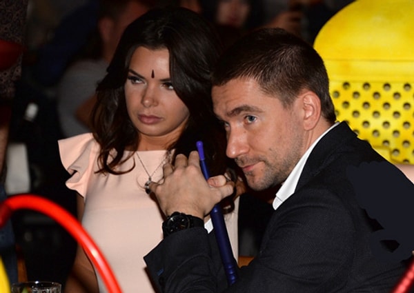 6. Также пара не афиширует свою связь в социальных сетях.