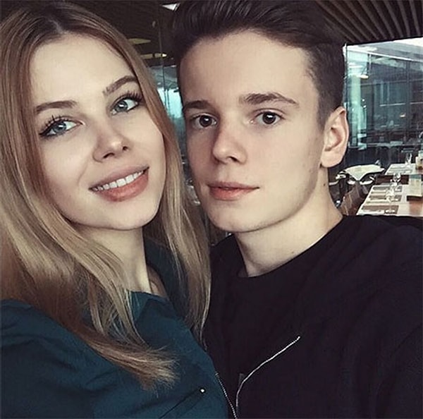 7. Арсений со своей девушкой - моделью Анной Шеридан