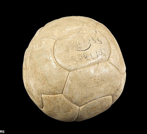 Pele'nin Eşyaları Açık Artırmada