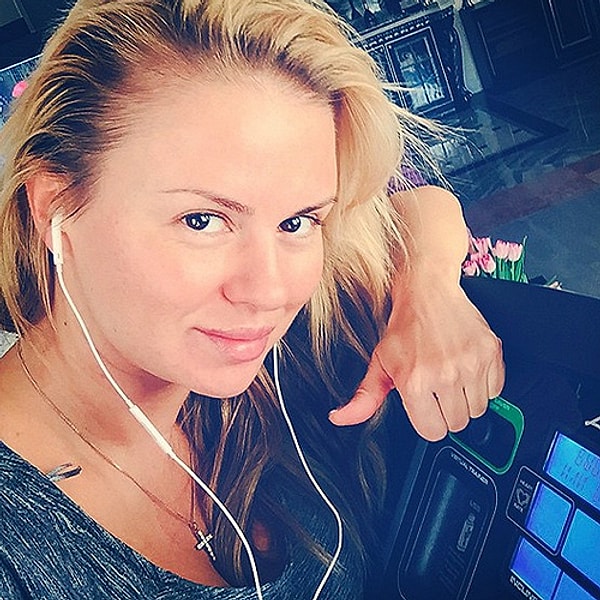 1. Анна Семенович, 35 лет