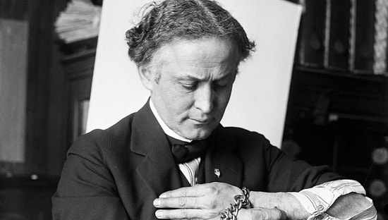 Harry Houdini ve H.P. Lovecraft'ın 90 Yıllık Makalesinin Orijinal Taslağı Açık Artırma ile Satılıyor