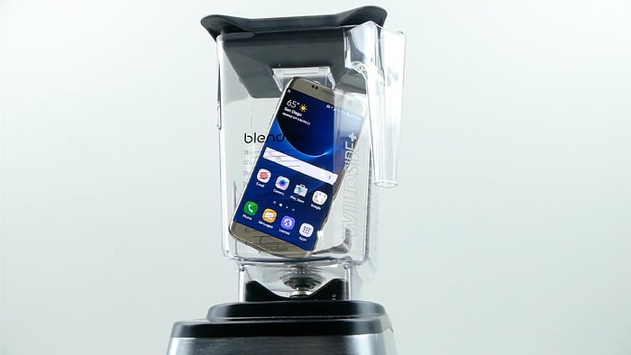 Artık İşin Suyu Çıktı: Samsung Galaxy S7 Edge'e Blender Testi