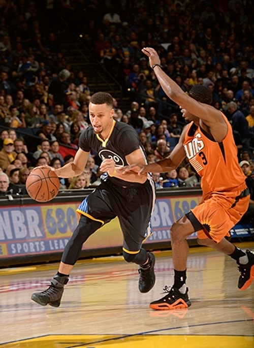 Warriors Evinde Yenilmiyor