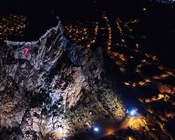 Şehir merkezindeki heybetli Afyon Kalesi