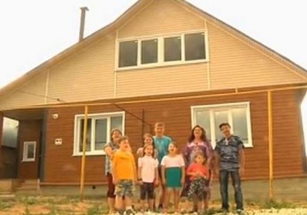 5. Летом семья должна была переехать в новый дом