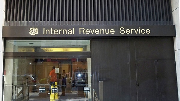 12. Налоговая служба травит консерваторов