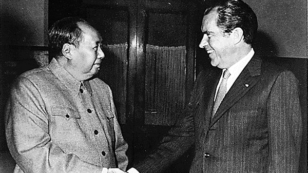 2. Уотергейтский скандал был спровоцирован Никсоном