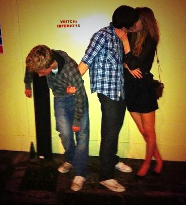 17. Меня тошнит от окружающих.