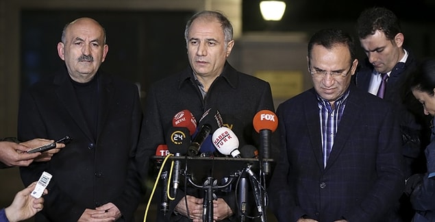 'Eğer bir bakan görevini yapamıyorsa, annelerin feryatları bile onun kulaklarına ulaşmamışsa o kişi ayrılmalı'