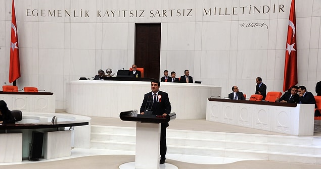 'MİT başka hangi daha önemli işlerin peşindedir ki, bu patlamaların önlenmesi hususunda hiçbir varlık gösterememiştir?'