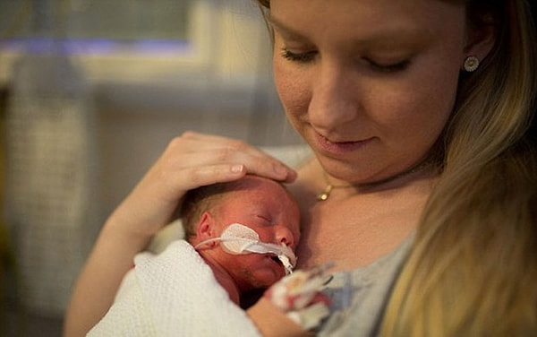 4. "Не иметь возможности взять своего ребенка на руки – самое сложное в жизни!" ...