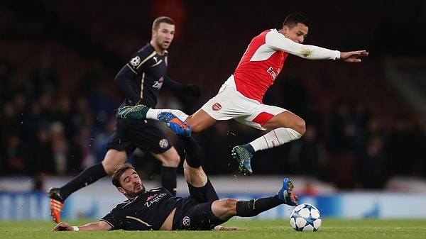 10. Алексис Санчес