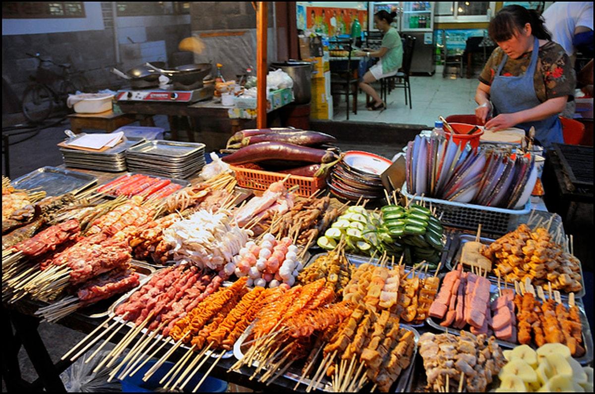 Китайская стрит еда. Уличная еда в Китае. Китай еда Национальная уличная. Street food Китай. Китай фуд