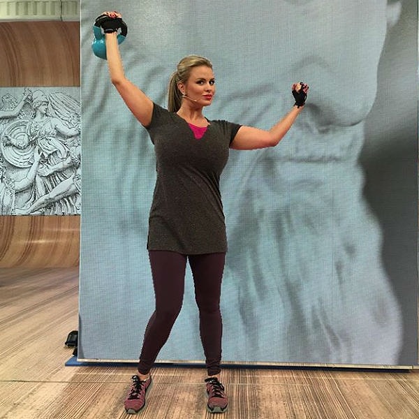 9. Анна Семенович сказала, что не планирует специально сбрасывать вес, изнуряя себя диетами.