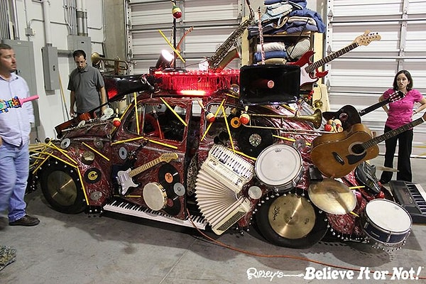 5. Интерактивный музыкальный автомобиль