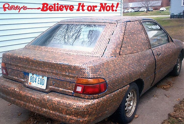 8. Машина, облепленная пенни