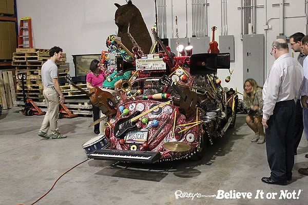 5. Интерактивный музыкальный автомобиль