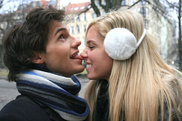 Молодой человек девушки Riccardo Pozzoli уговорил её создать в интернете блог.