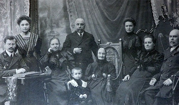 7. Ни один из твоих предков не умер прежде, чем дать жизнь потомку