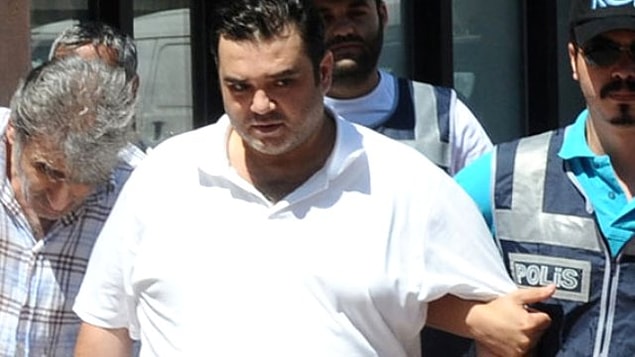 Sezercik'in filmlerdeki sıkıntıları ne yazık ki gerçek hayatına da sirayet etmiş.