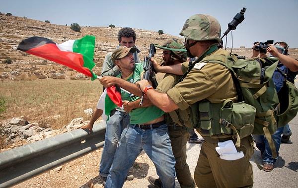 1947'den beri Filistin'de işgalci ve baskıcı politikalar yürüten İsrail'e, dünya üzerindeki vicdan sahipleri tepki gösteriyor.