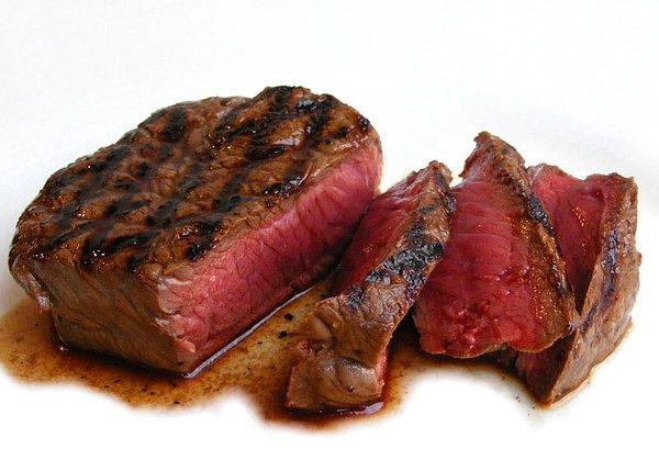 9. Orta az pişirmek istediğiniz etin üzerinde az bir su görmeniz ateşten almanız için yeterli bir süre.
