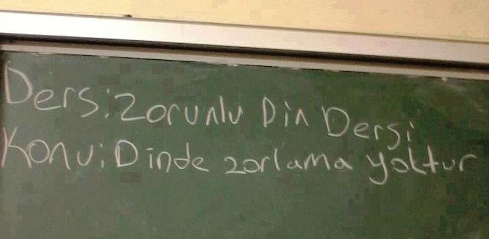 Mahkeme Ateist Aileyi Haklı Buldu: Çocuk Zorunlu Din Dersine Girmeyebilir