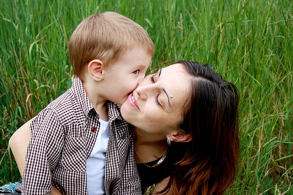 11. Вместо "Дай я сама сделаю!" старайтесь использовать фразу "Хочешь попробовать?".