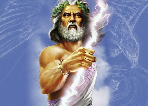 10. Продюсер фильма Чарльз Ровен подтвердил, что Чудо-Женщина – полубогиня и что ее отец – Зевс. А все это значит, что она старше других персонажей на несколько сотен лет.