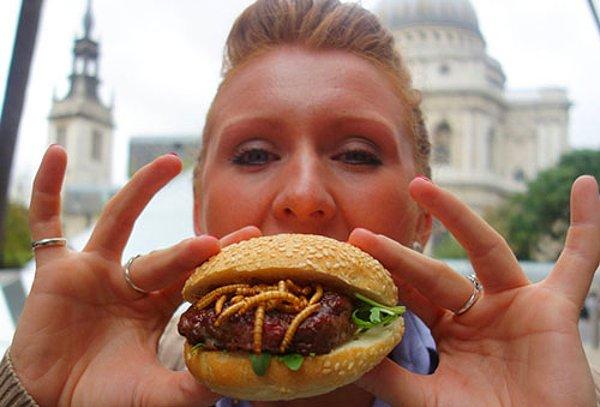 Belçika’nın başkenti Brüksel’de iki ayrı restoranda böcek burger (Bux Burger) yemek mümkün.