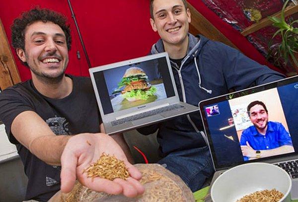 Daha şimdiden iki genç Alman girişimci, bir tahıl böceğinin larvalarından yaptıkları hamburgerleri Belçika’da satmaya başladı