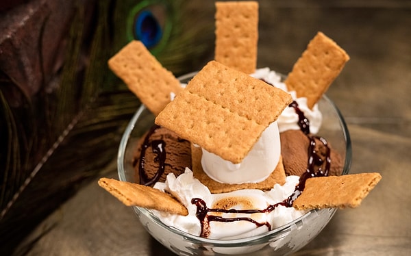 Про тех, кто любит классический вариант S'mores, тоже не забыли.