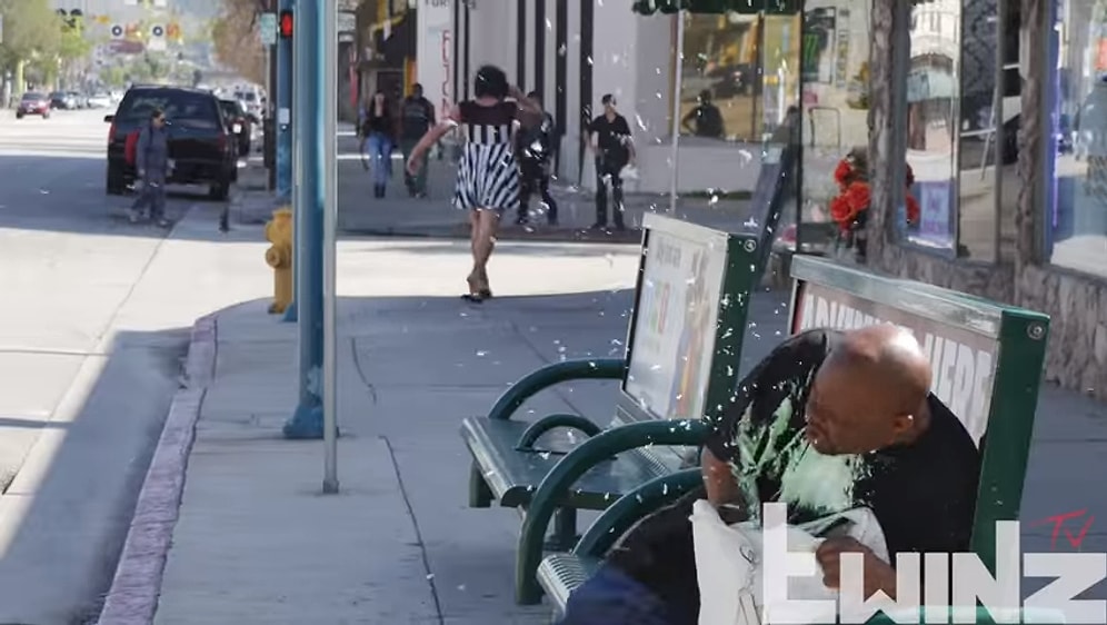 Unutulan Çantayı Sahibine Vermeyip Karıştıranlar Kötü Bir Sürpriz ile Karşılaşıyor