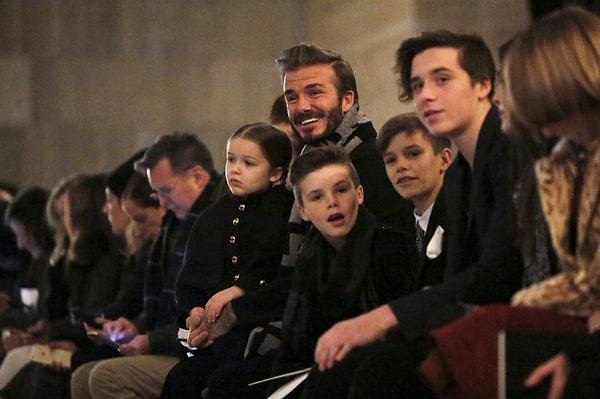 Beckham ailesini ve lüks yaşamlarını mutlaka daha önce duymuşsunuzdur. Genç yaşta başladıkları kariyerlerini emekli olmalarına rağmen günümüzde de devam ettiren, David ve Victoria Beckham çifti mutlu aileleri ve evlilikleri ile adından sıkça söz ettiriyor.