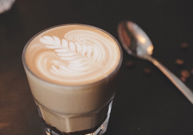 2. Latte, espresso kahvenin ve sütün bir araya geldiği bir lezzettir.
