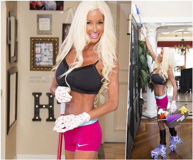 Barbie aşığı Nannette tam bir ev hanımı. Çocuklarına da bir bakıcı değil kendisi bakıyor.