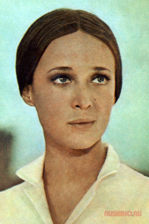 2. Актриса Ирина Печерникова, звезда советского кино, известная нам по картине «Доживем до понедельника».