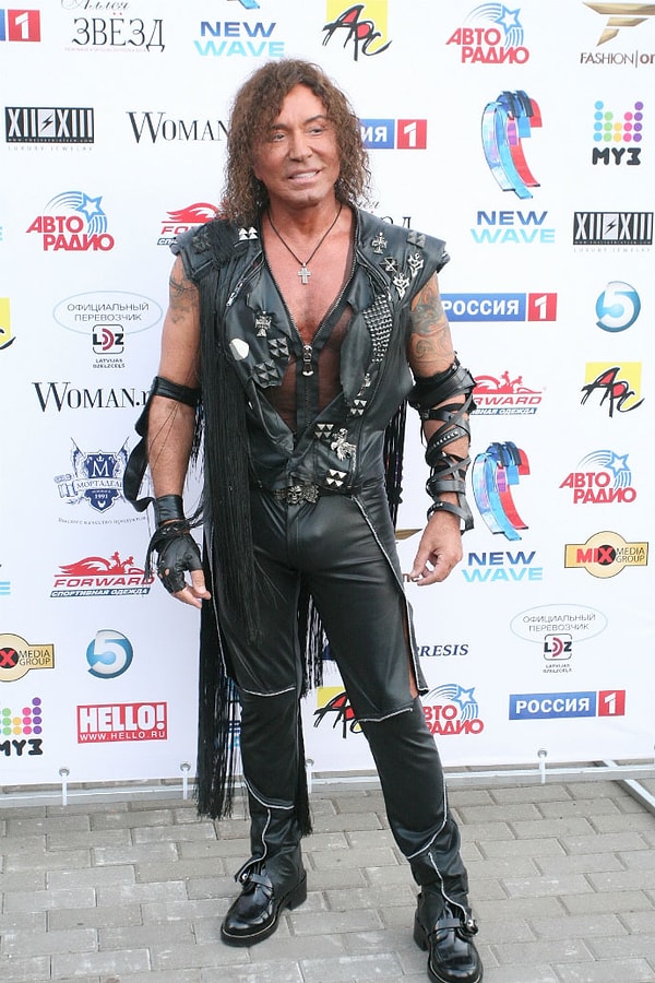 6. Валерий Леонтьев был заядлым курильщиком и не собирался отказываться от вредной привычки.