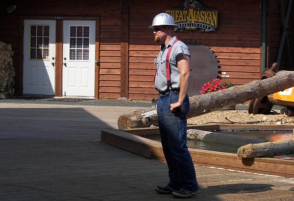 13. Гей-порно не пользуется большой популярностью. Но звезды гей-порно зарабатывают гораздо больше, чем звезды-гетеросексуалы.