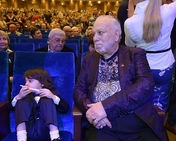 17. Мартин и Бедрос Киркоровы