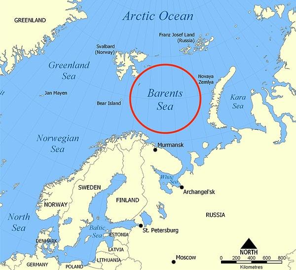 Cevap için biraz yukarılara çıkmamız gerekiyor. Norveç kıyısındaki Barents denizinin derinliklerine inelim.