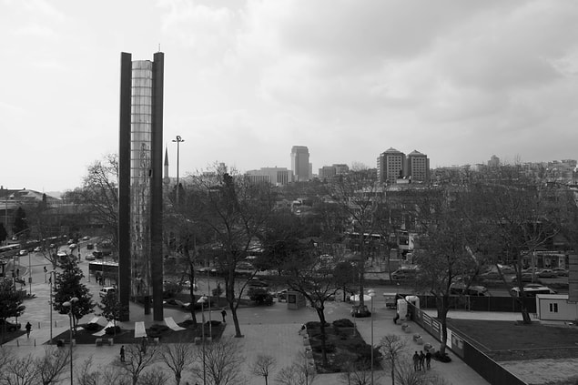 9. Bazen Adım Atılmayan Cumhuriyet Ve Demokrasi Anıtının Olduğu Yer