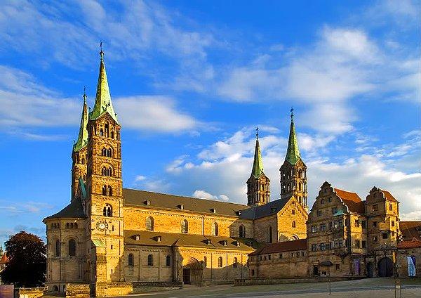 19. Dom Katedrali (Bamberg Katedrali) İmparator II. Heinrich tarafından yaptırılmış bin yıllık bir yapı ve hala tüm ihtişamıyla ayakta...
